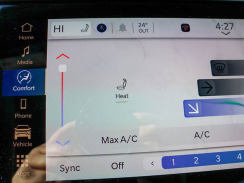 New 2026 Jeep Cherokee Laredo image 18