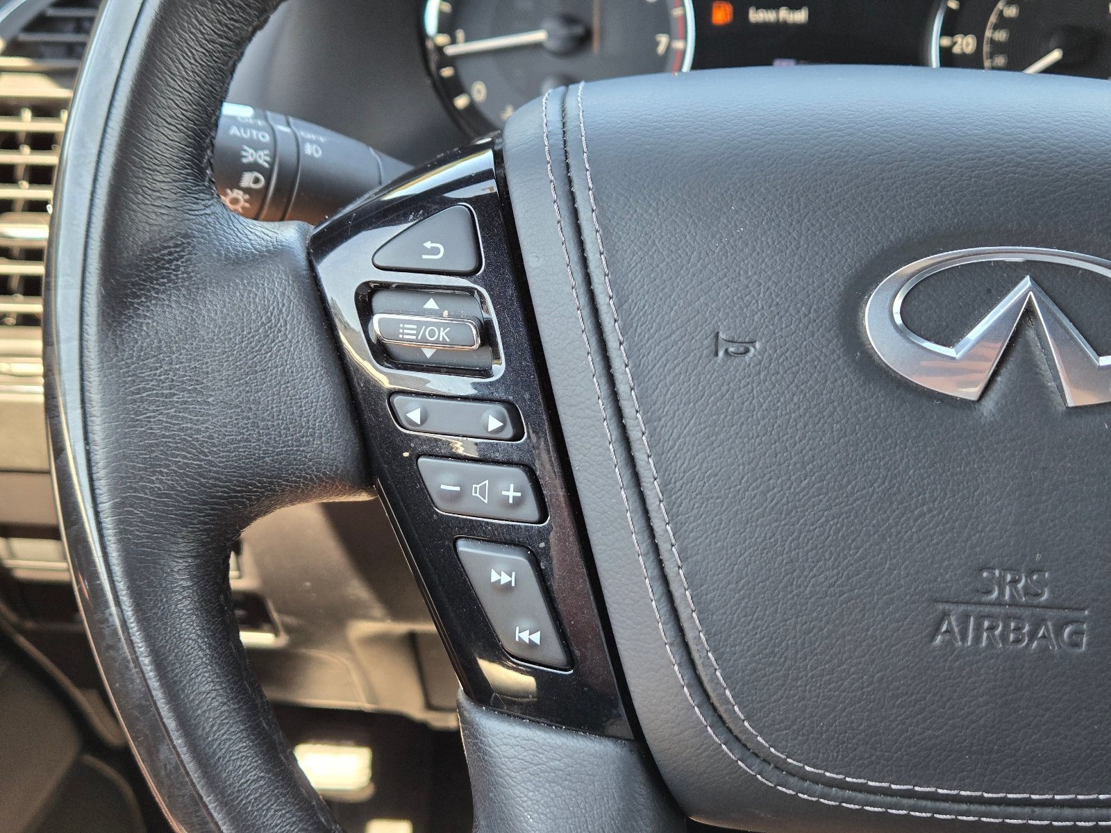 Used 2023 INFINITI QX80 Sensory w/ All-Season Package RWD image 25