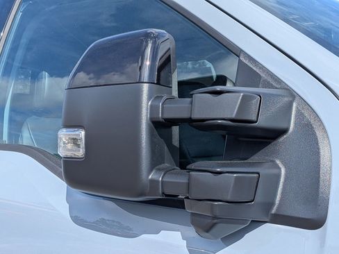 Certified 2026 Ford F250 Lariat w/ Black Appearance Package image 12