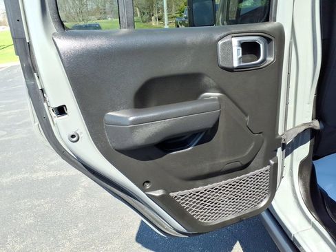 Used 2023 Jeep Wrangler Unlimited Sport AWD/4WD image 13
