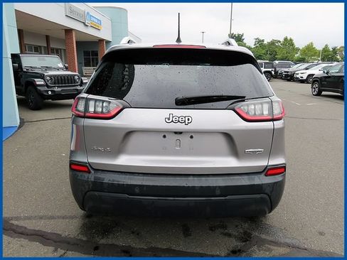 Used 2019 Jeep Cherokee Latitude Plus w/ Comfort/Convenience Group AWD/4WD image 6