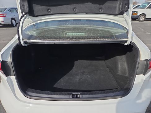 Used 2020 Toyota Corolla LE FWD image 14