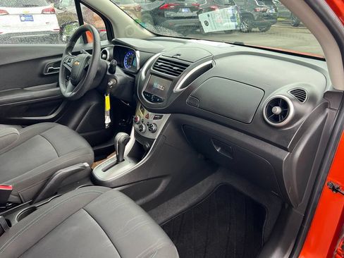 Used 2015 Chevrolet Trax LT FWD image 25