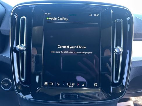 Used 2024 Volvo XC40 B5 Core image 36