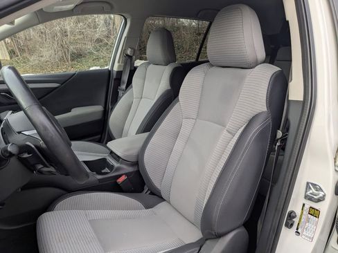 Used 2022 Subaru Outback Premium image 12