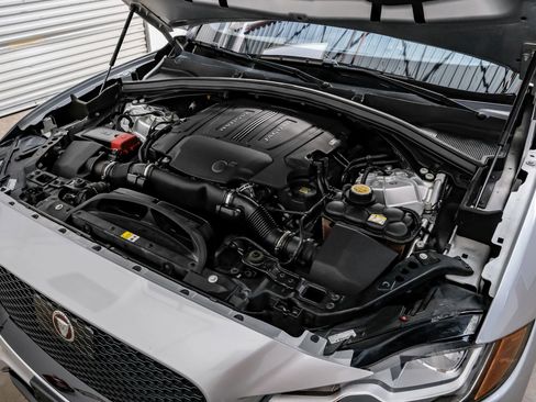 Used 2019 Jaguar F-PACE S image 52