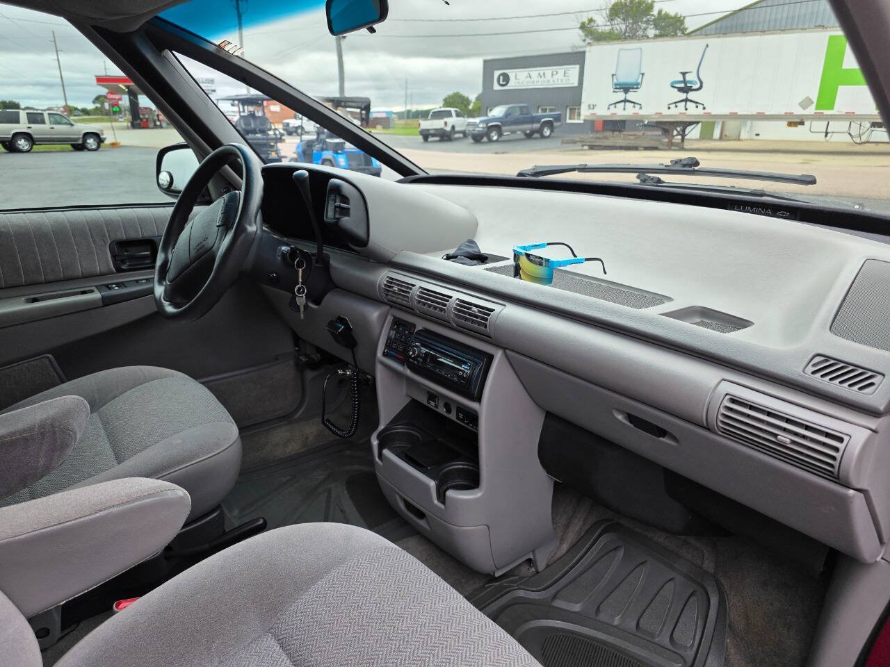 Used 1995 Chevrolet Lumina APV FWD image 13