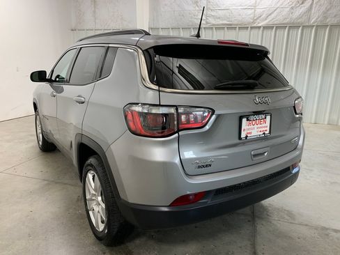 Used 2022 Jeep Compass Latitude AWD/4WD image 6
