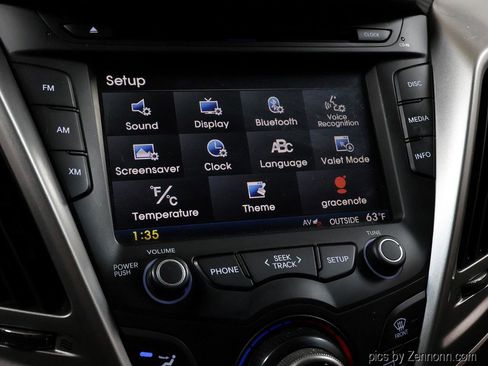 Used 2016 Hyundai Veloster FWD image 20