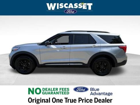 Certified 2022 Ford Explorer XLT w/ Equipment Group 202A image 2