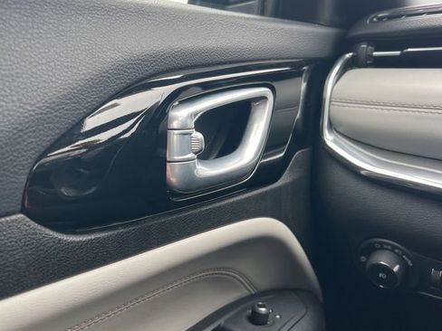 Used 2024 Jeep Compass Limited image 31