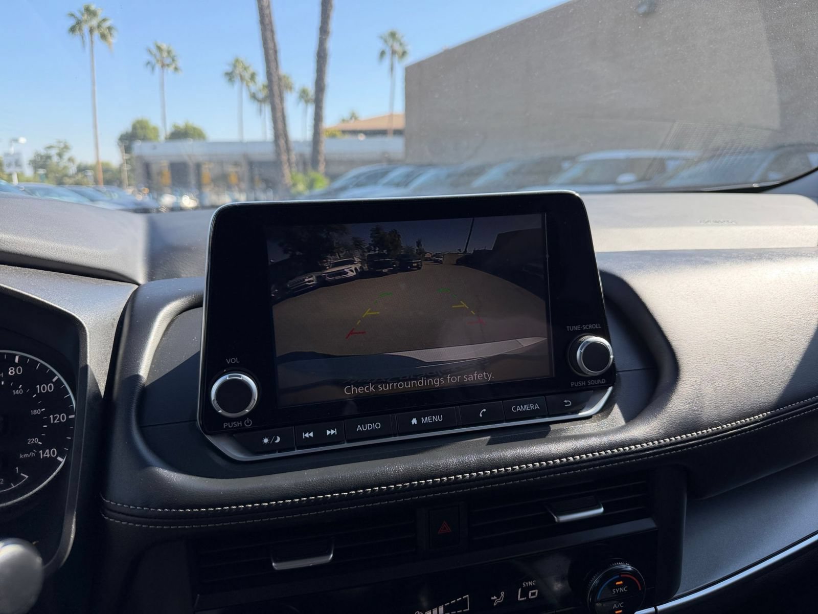 Used 2025 Nissan Rogue SV AWD/4WD image 25