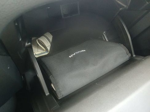 Used 2017 Nissan Juke S FWD image 39