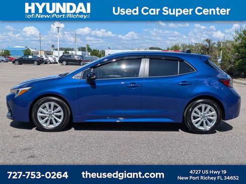 Used 2026 Toyota Corolla SE FWD image 2