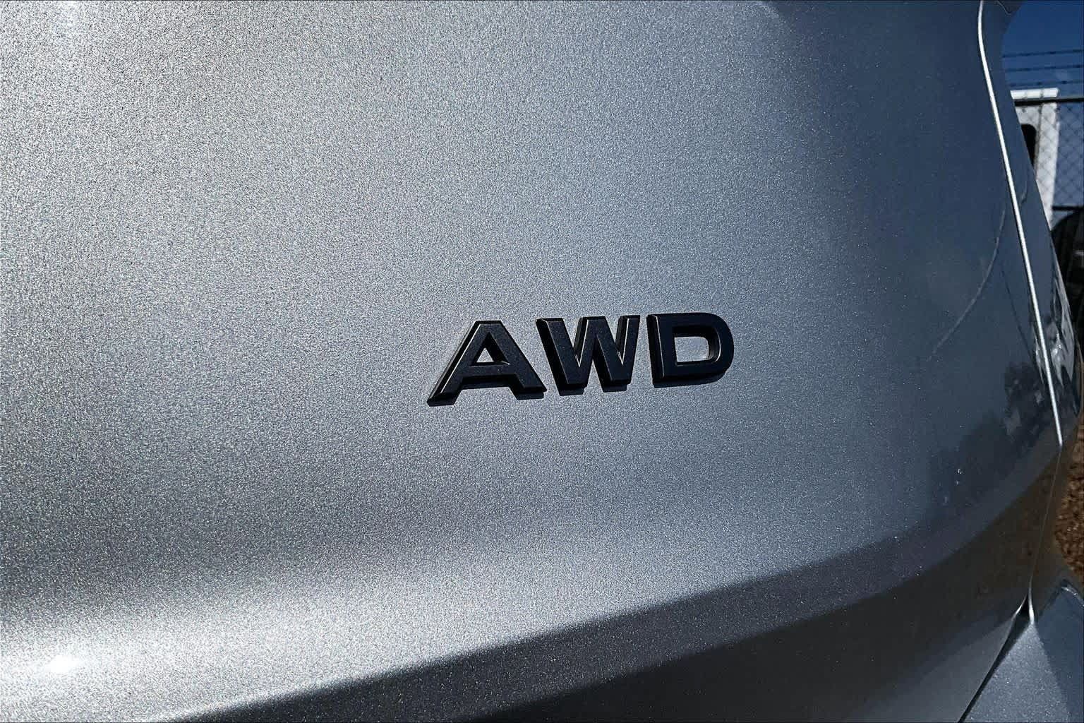 Used 2025 Nissan Rogue SV AWD/4WD image 10