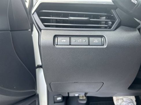 Certified 2023 Nissan Altima 2.5 SV FWD image 17