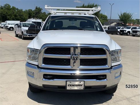 Used 2018 RAM 3500 Tradesman w/ Chrome Appearance Group RWD image 9
