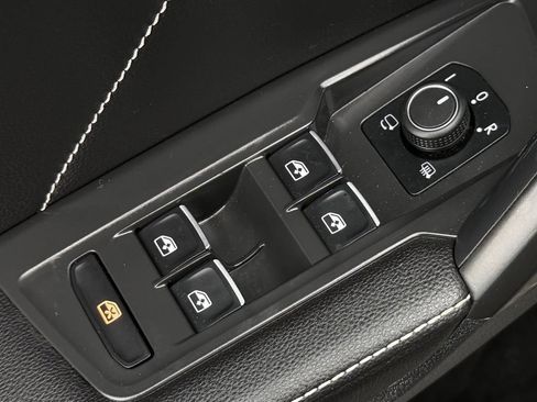 Used 2022 Volkswagen Tiguan SEL R-Line AWD/4WD image 13