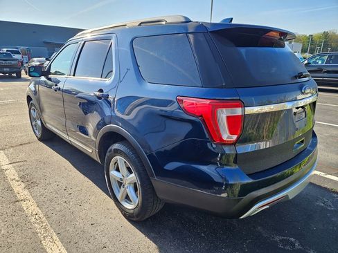 Used 2016 Ford Explorer XLT w/ Equipment Group 201A AWD/4WD image 8