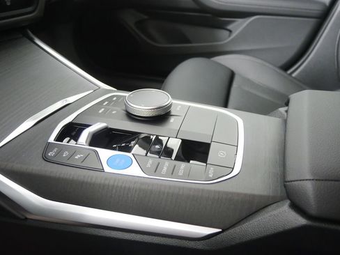 New 2026 BMW i4 eDrive40 image 23