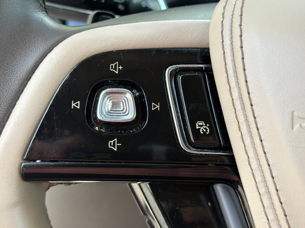 Used 2021 Lincoln Aviator Reserve w/ Equipment Group 201A RWD image 27