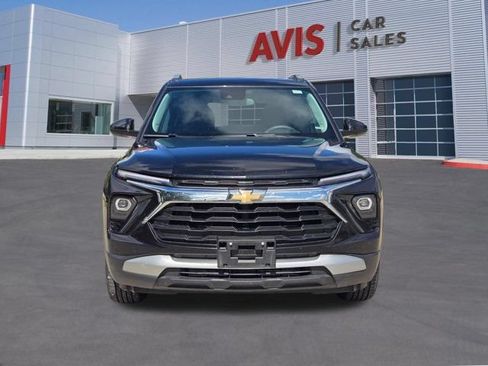 Used 2025 Chevrolet TrailBlazer LT AWD/4WD image 2