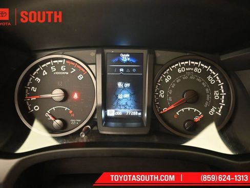 Used 2022 Toyota Tacoma SR AWD/4WD image 12