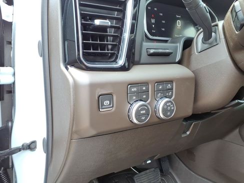New 2026 GMC Sierra 2500 Denali w/ Denali Reserve Package AWD/4WD image 9