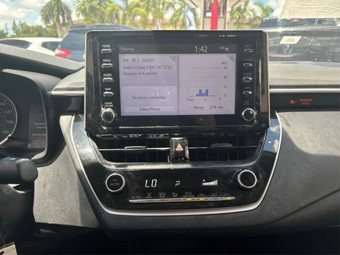 Used 2020 Toyota Corolla LE FWD image 16