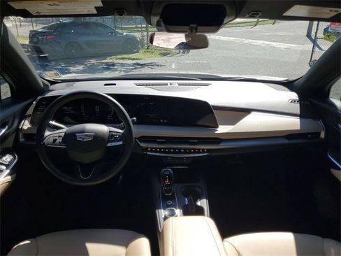 Used 2024 Cadillac XT4 Luxury image 26