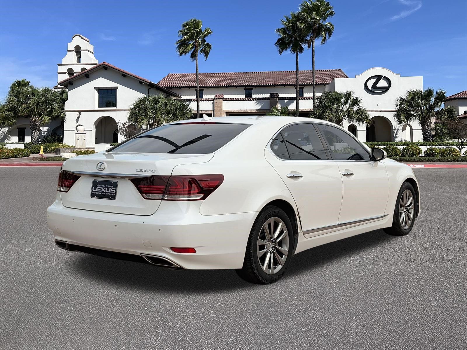 Used 2013 Lexus LS 460 w/ Comfort Pkg RWD image 2
