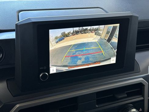 Used 2025 Toyota Tacoma SR5 AWD/4WD image 16