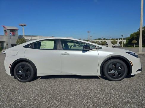 New 2026 Toyota Prius Plug-In Hybrid FWD image 3