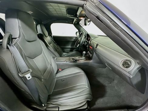 Used 2010 MAZDA MX-5 Miata Touring image 20