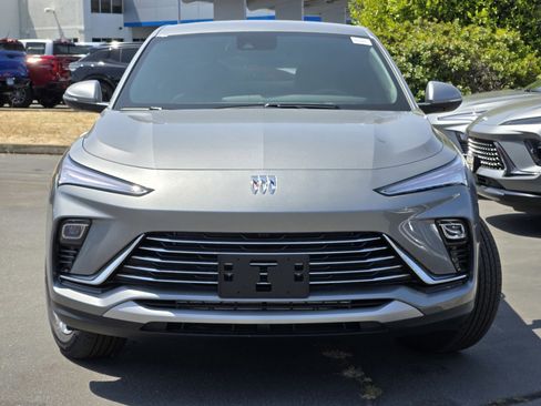 New 2025 Buick Envista Preferred image 2