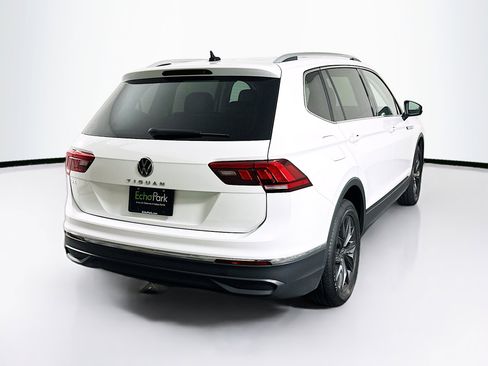 Used 2024 Volkswagen Tiguan SE image 9