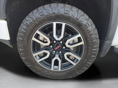 Used 2022 GMC Sierra 1500 AT4 w/ AT4 Premium Package image 32