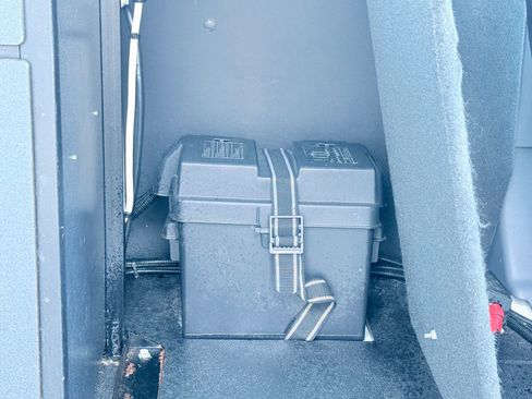 Used 2018 Ford Transit 150 XLT image 33