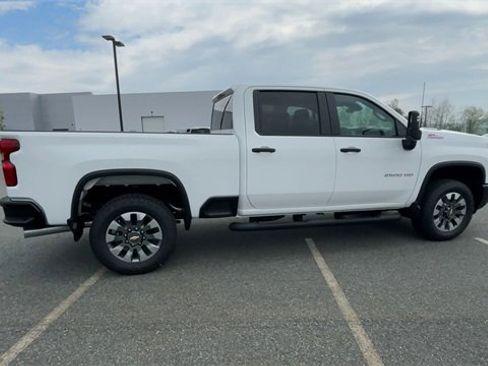 New 2025 Chevrolet Silverado 2500 Custom w/ Custom Value Package image 9