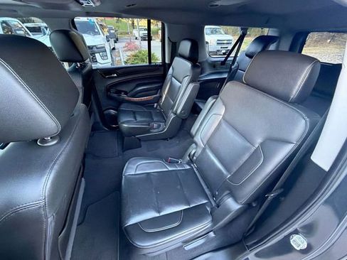 Used 2020 Chevrolet Suburban Premier image 26
