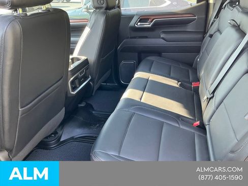 Used 2023 GMC Sierra 1500 Denali w/ Denali Reserve Package AWD/4WD image 9