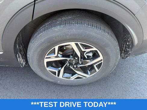 Used 2023 Kia Sportage LX AWD/4WD image 11