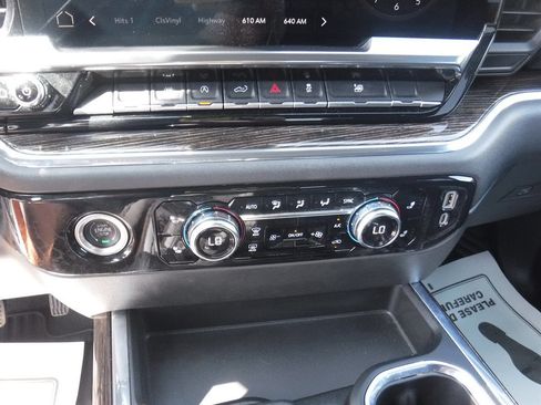 Used 2023 GMC Sierra 1500 Elevation AWD/4WD image 19