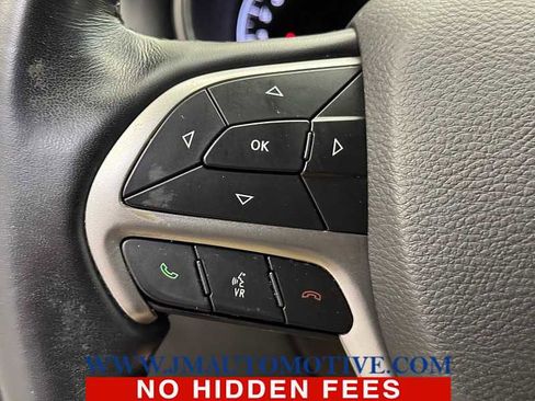 Used 2022 Jeep Grand Cherokee Limited w/ Tech Group AWD/4WD image 43