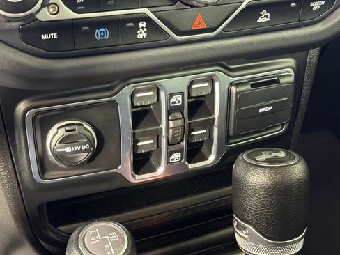 Certified 2025 Jeep Wrangler Unlimited Sahara AWD/4WD image 28