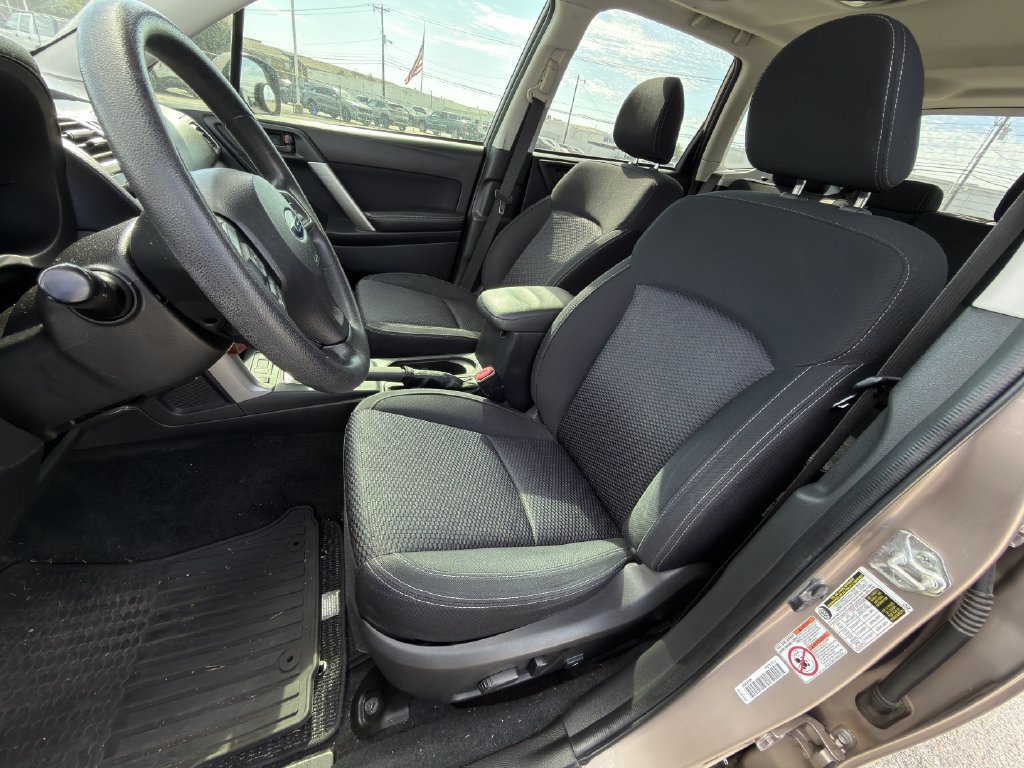 Used 2016 Subaru Forester 2.5i Premium w/ All-Weather Package AWD/4WD image 9