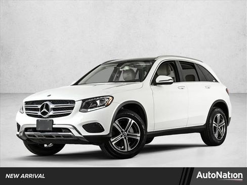 Used 2018 Mercedes-Benz GLC 300 4MATIC image 1