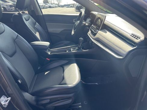 Used 2022 Jeep Compass Latitude w/ Sun and Sound Group image 24