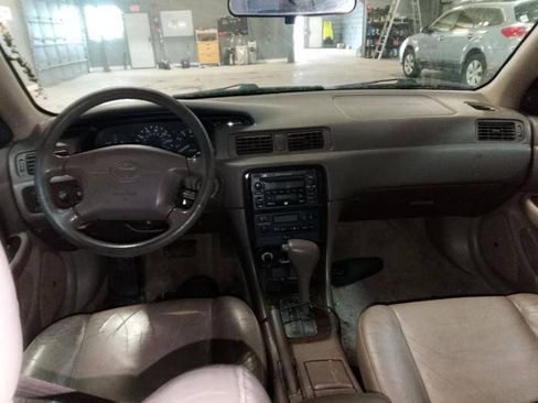 Used 2000 Toyota Camry LE FWD image 33