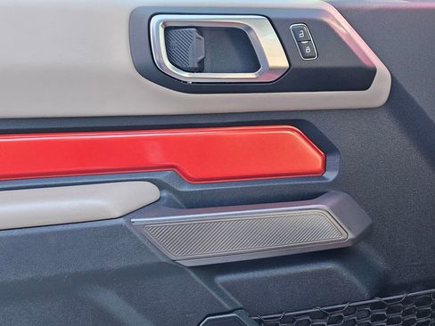 Used 2022 Ford Bronco Wildtrak image 19